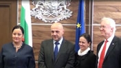 Video: The World Bank Commits Knowledge S...
